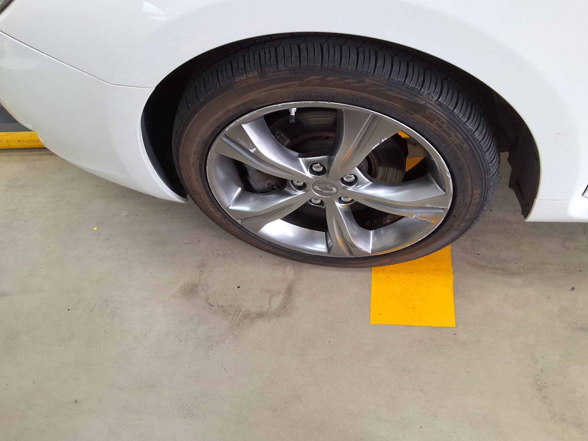 Renault Samsung SM7 2013 - Image 19