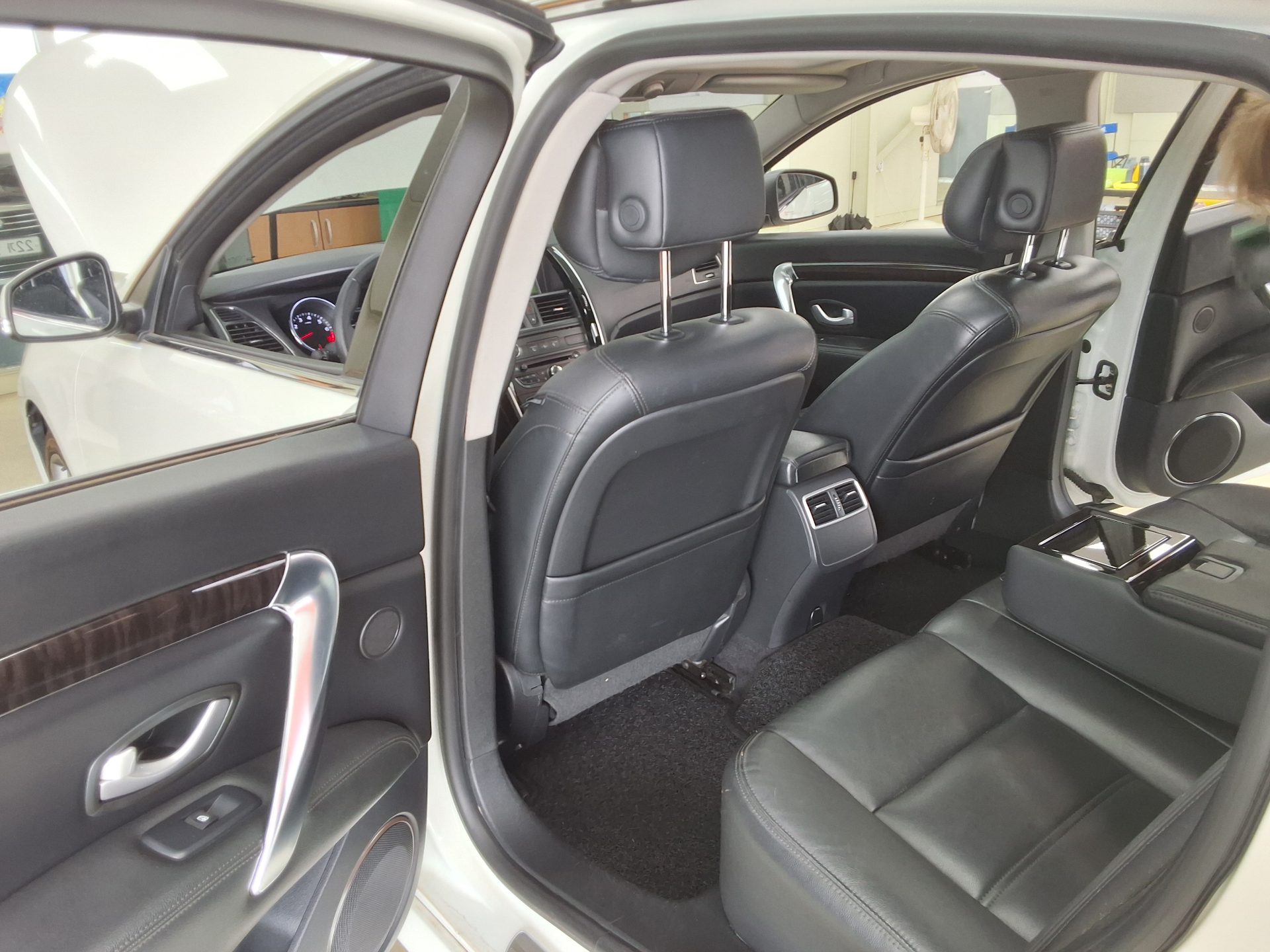 Renault Samsung SM7 2013 - Image 11