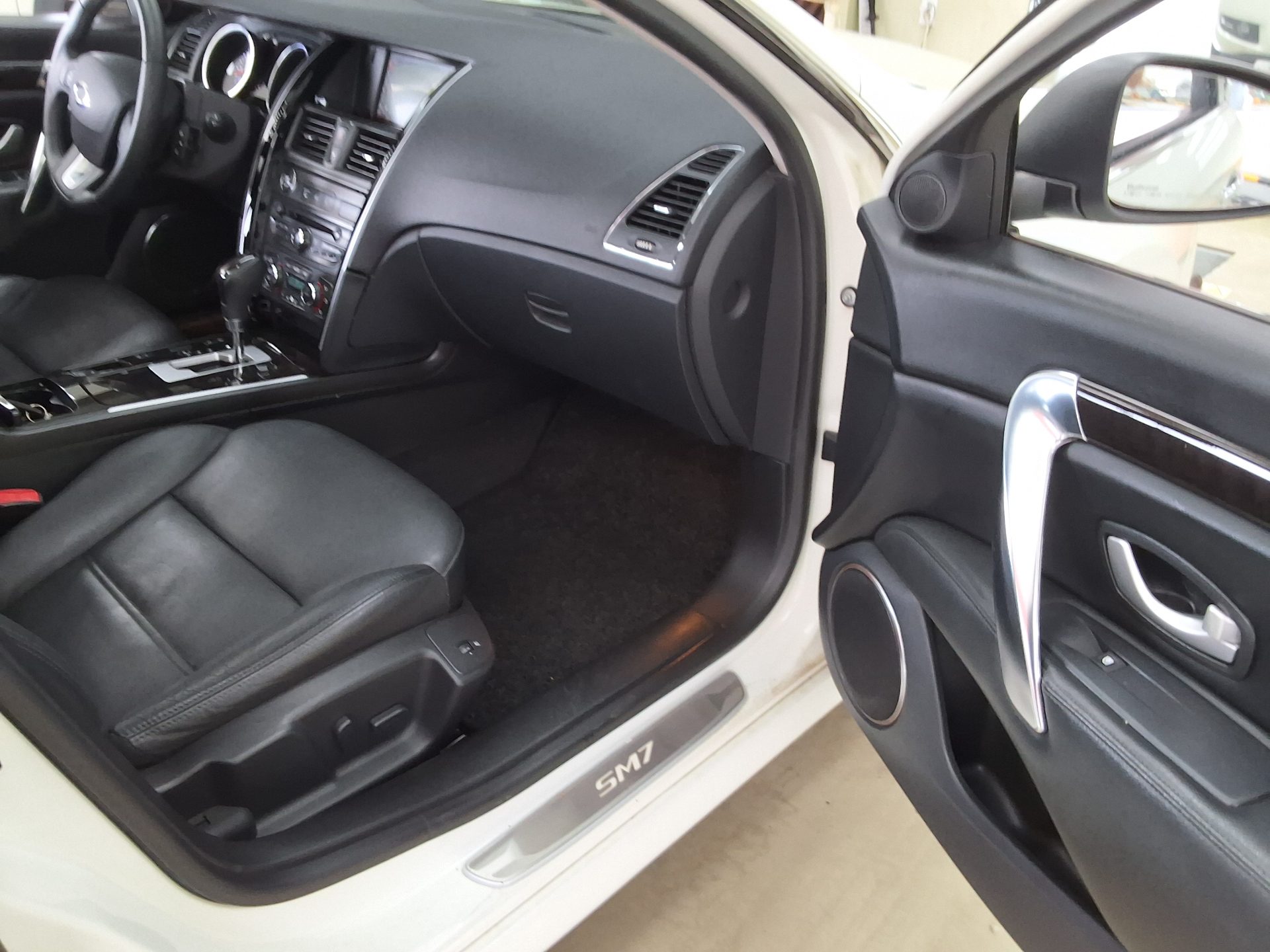 Renault Samsung SM7 2013 - Image 13