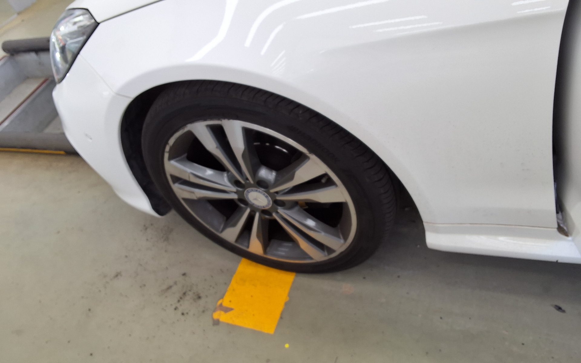 메르세데스-벤츠 E-클래스 2017 - 이미지 21