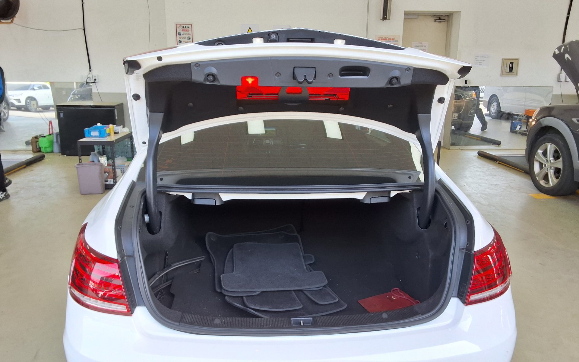 메르세데스-벤츠 E-클래스 2017 - 이미지 12