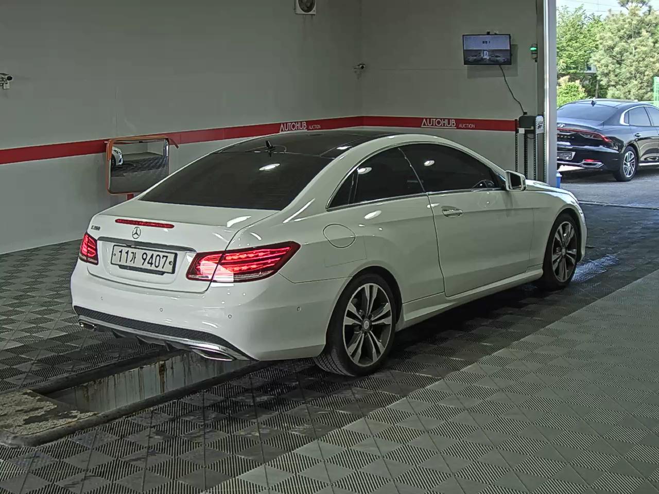 메르세데스-벤츠 E-클래스 2017 - 이미지 4