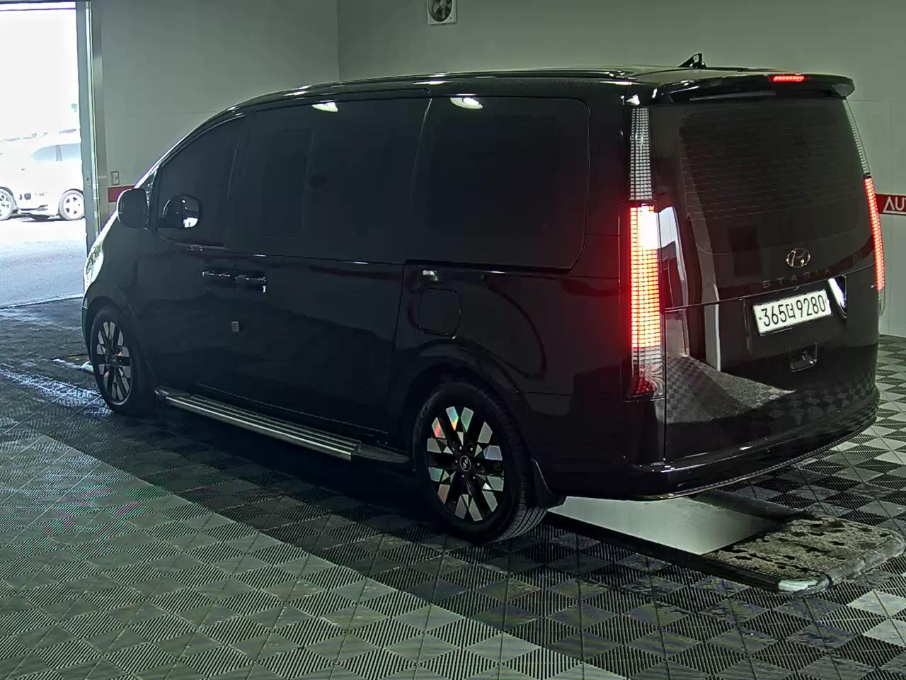 هيونداي ستاريا 2023 - صورة 5