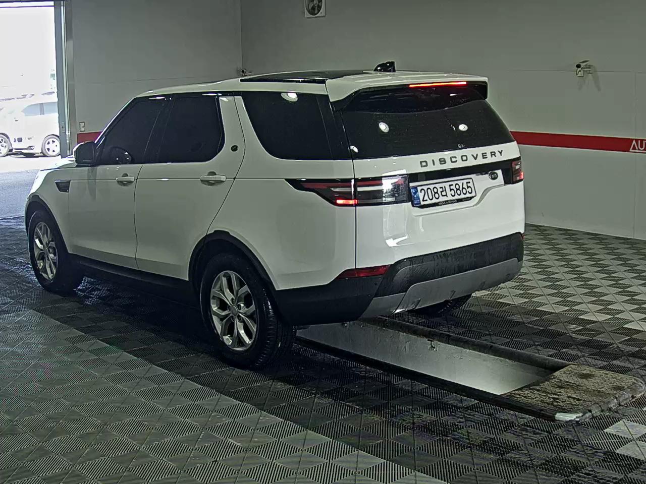 لاند روفر ديسكفري 2020 - صورة 5