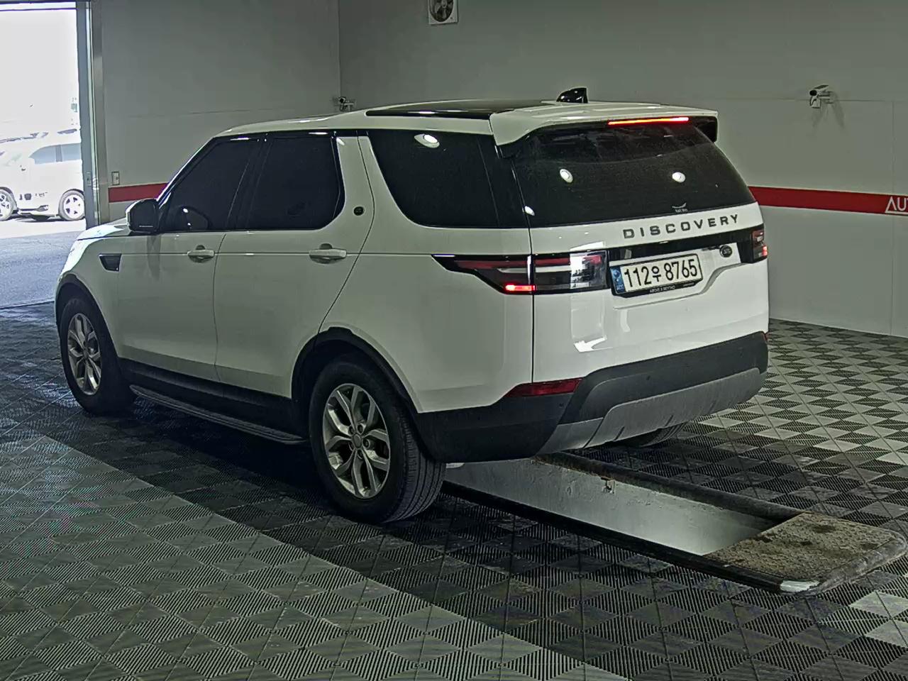لاند روفر ديسكفري 2020 - صورة 5