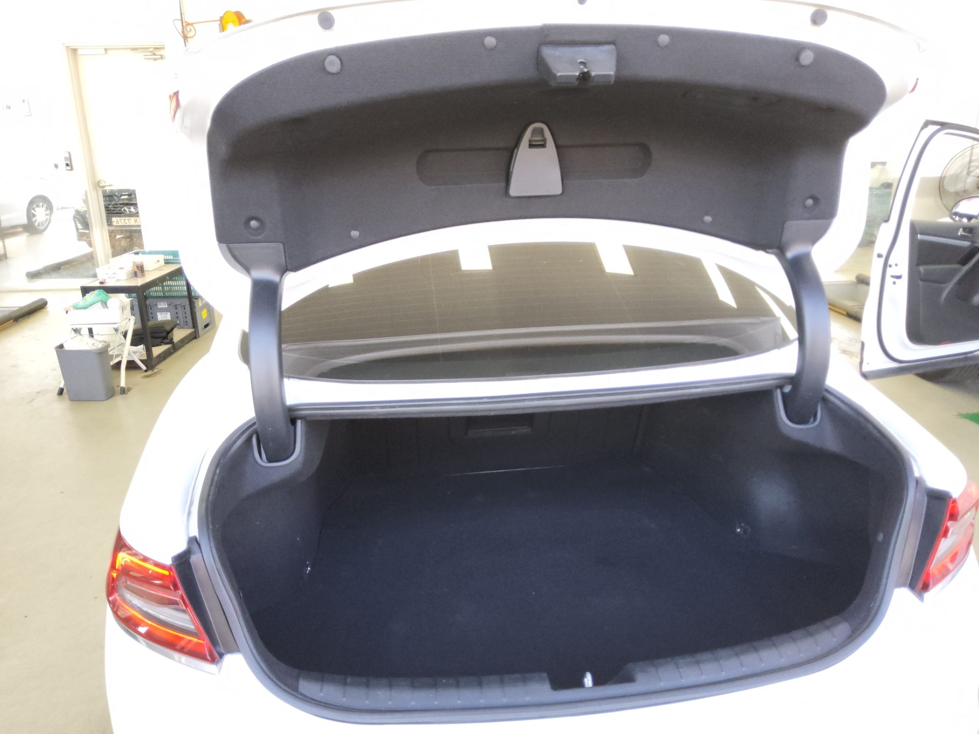 هيونداي جرانجر 2017 - صورة 14