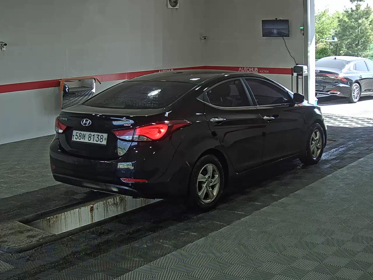 Hyundai Elantra 2014 - Image 4