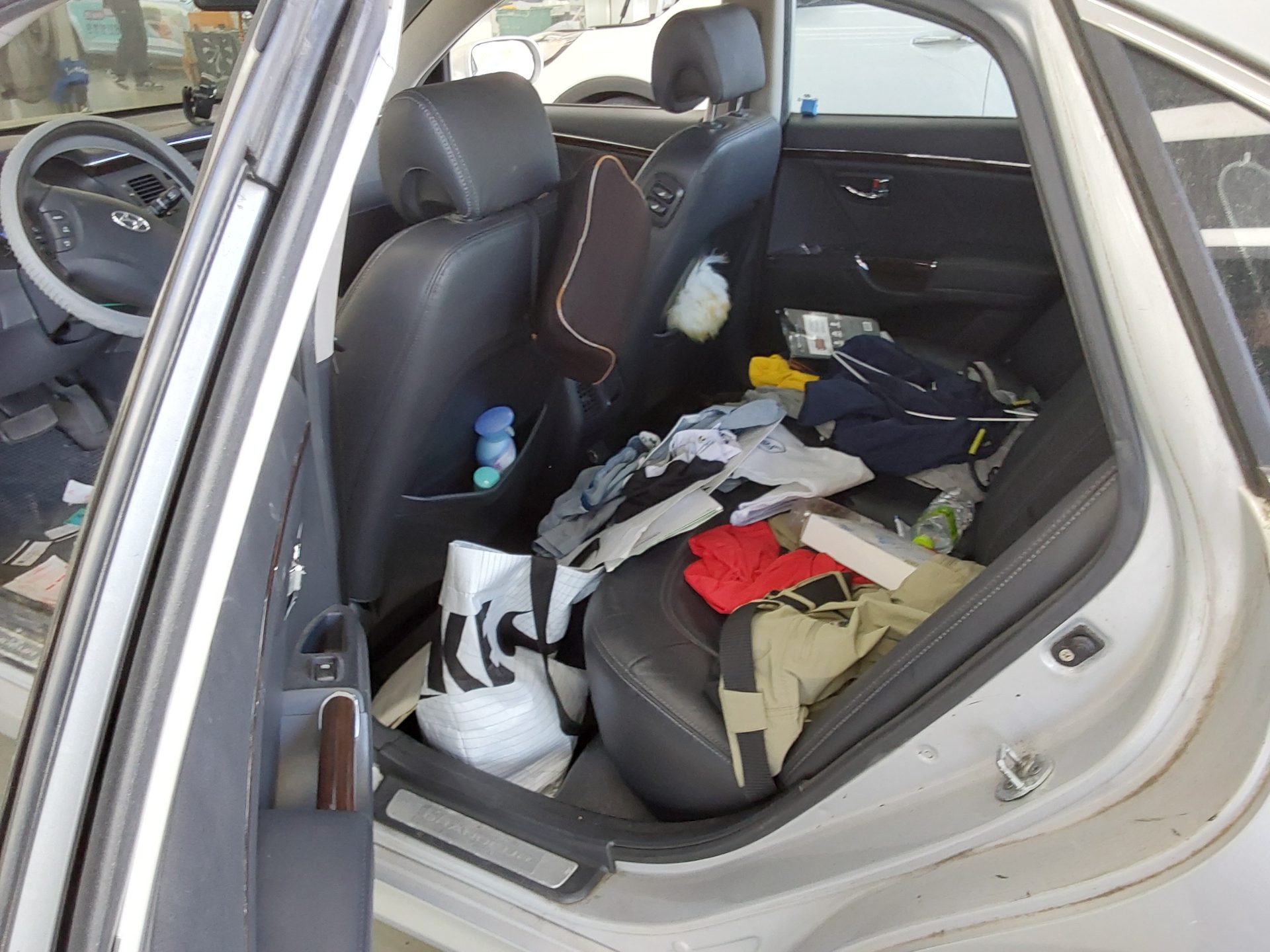 Hyundai Grandeur 2011 - Image 12