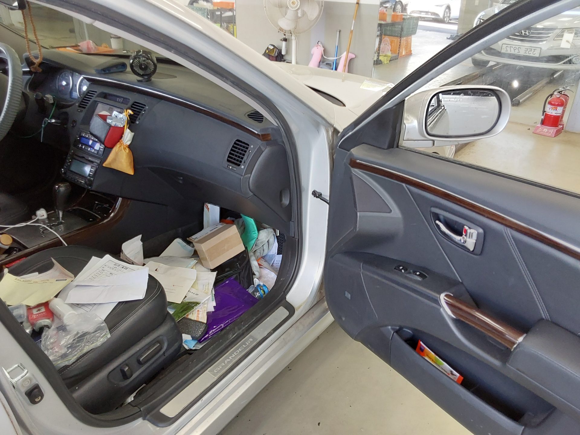 Hyundai Grandeur 2011 - Image 14