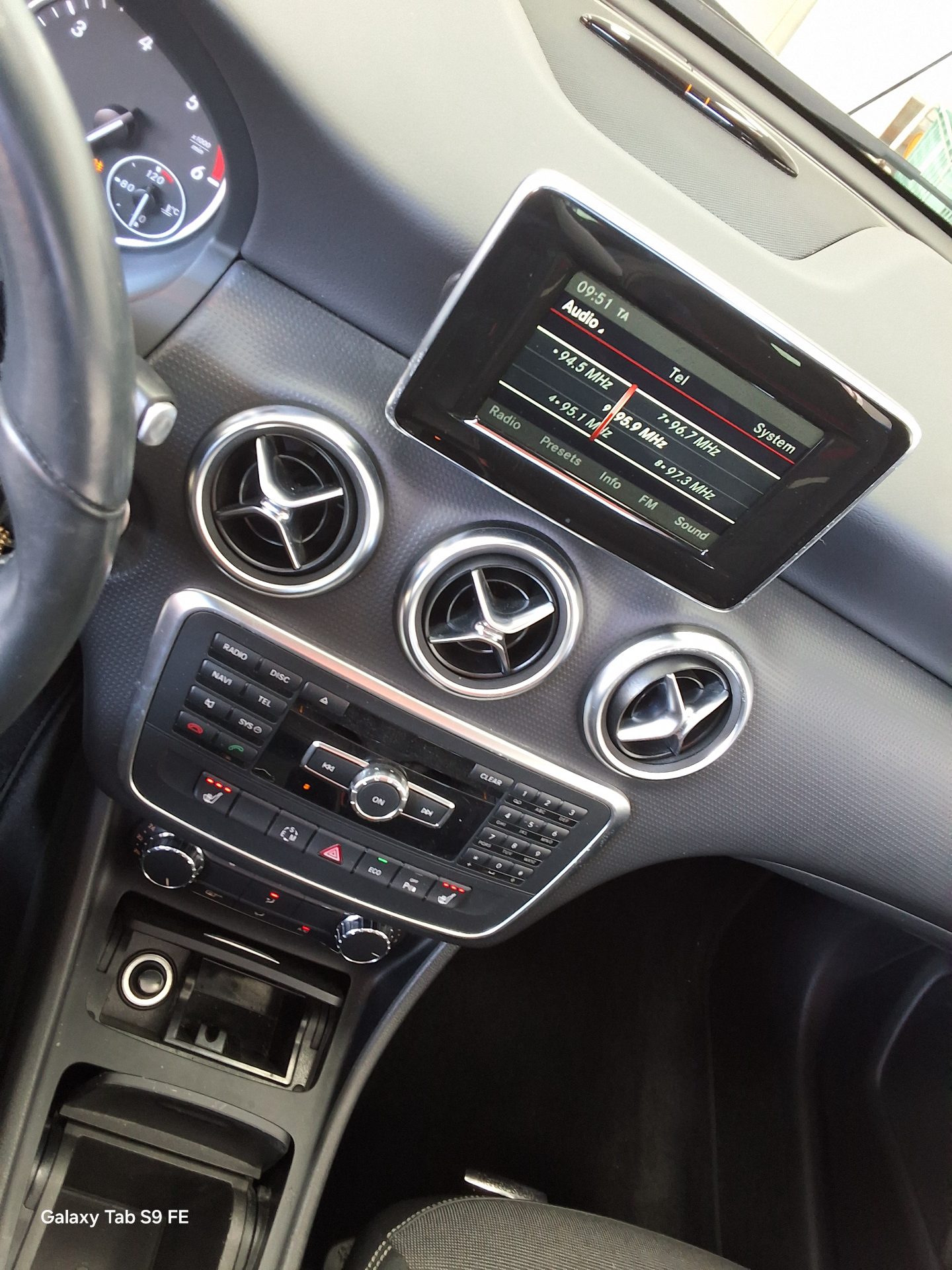 메르세데스-벤츠 A-클래스 2014 - 이미지 17