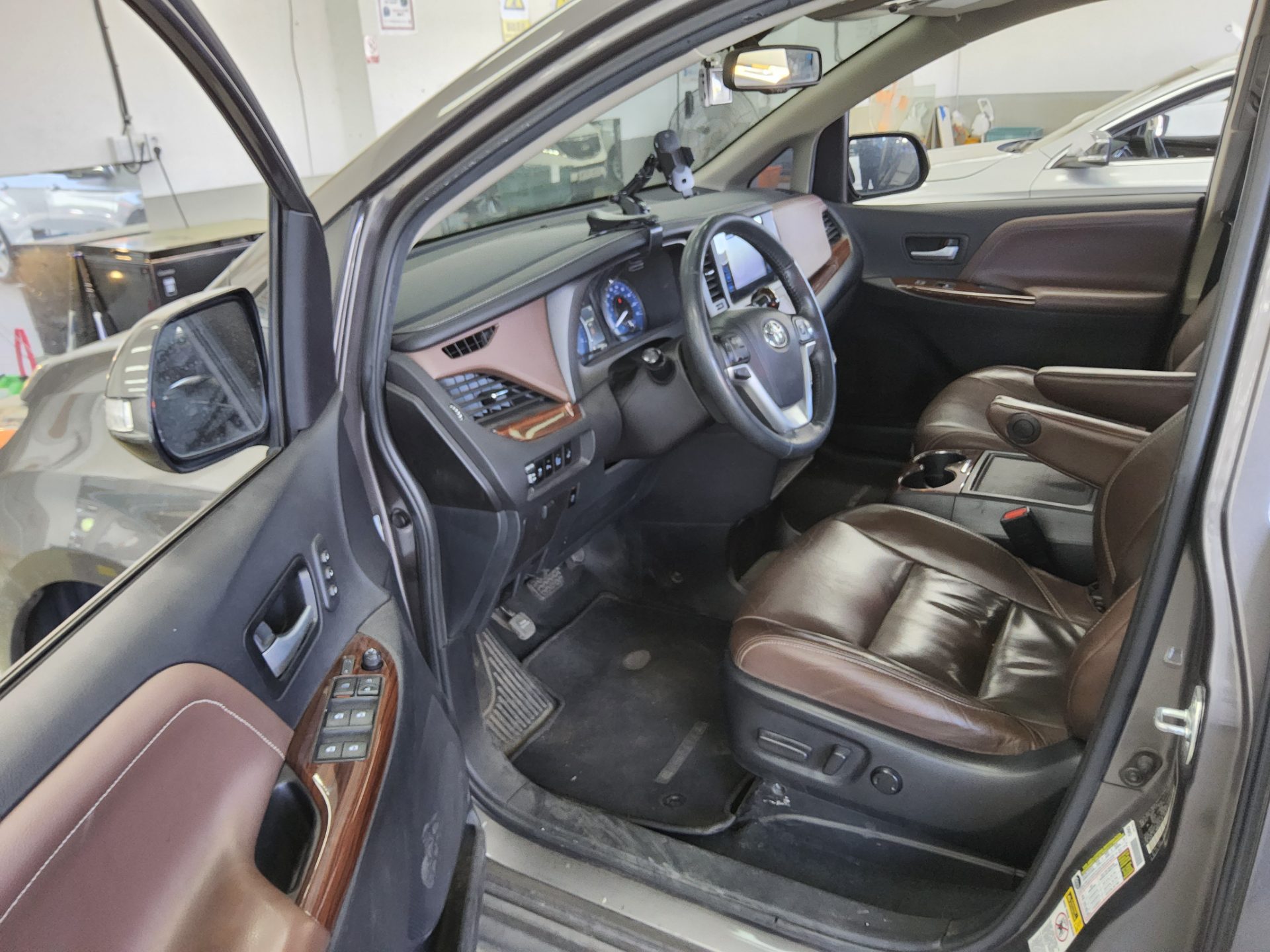 تويوتا سيينا 2016 - صورة 9