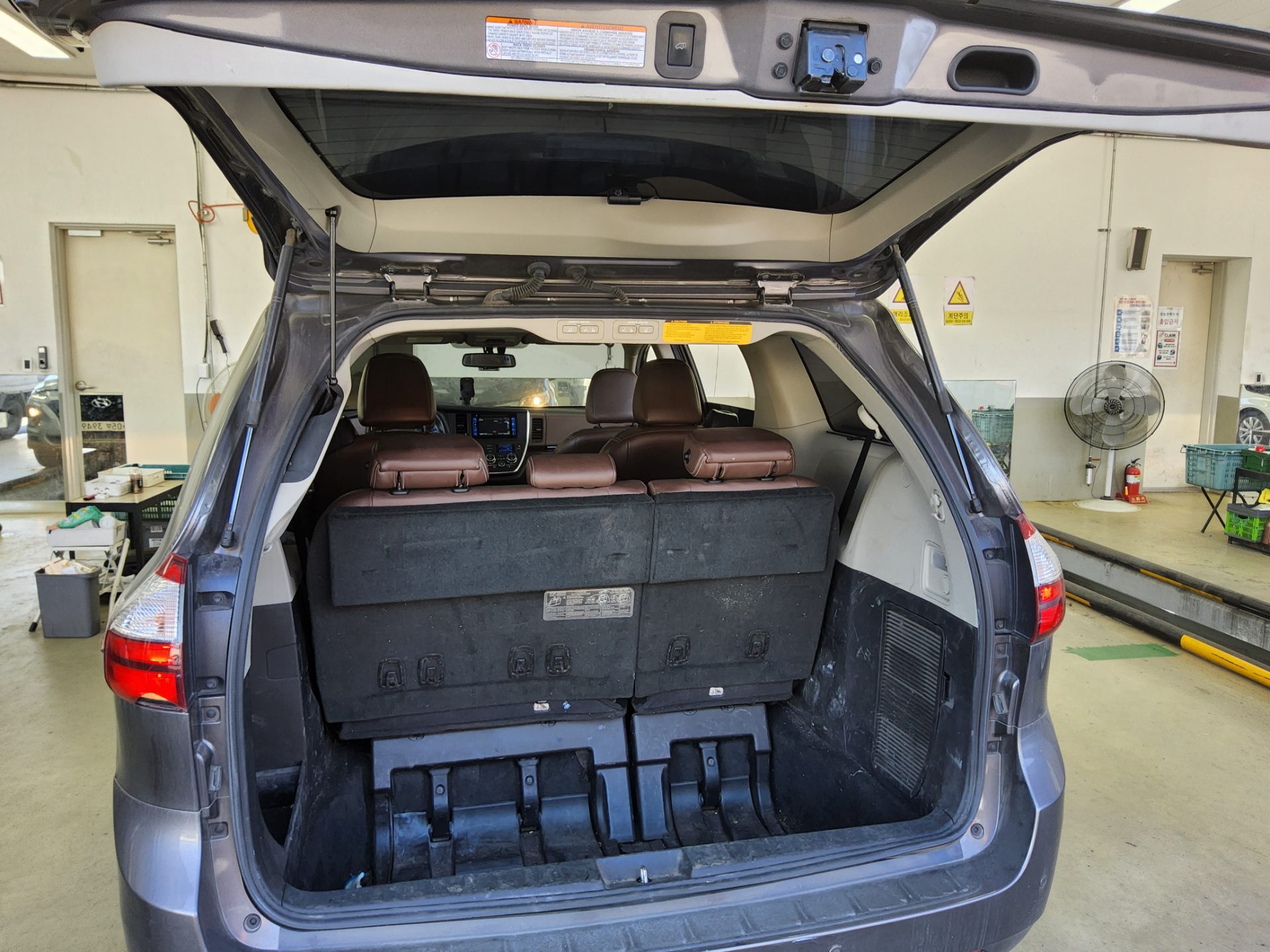 تويوتا سيينا 2016 - صورة 14