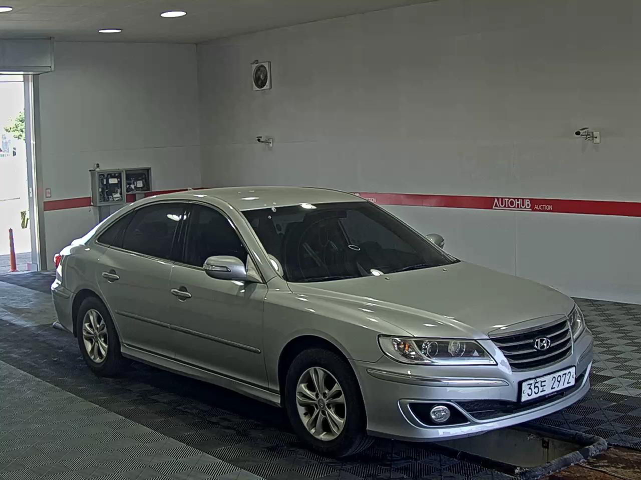 Hyundai Grandeur 2011 - Image 2