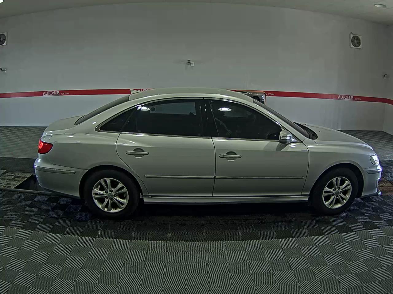 Hyundai Grandeur 2011 - Image 3