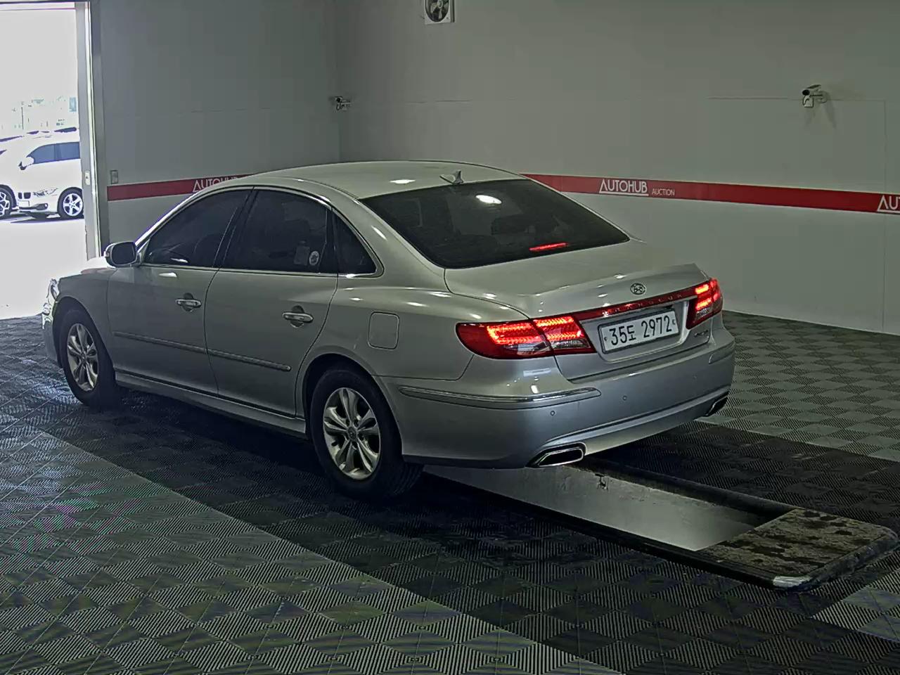 Hyundai Grandeur 2011 - Image 5