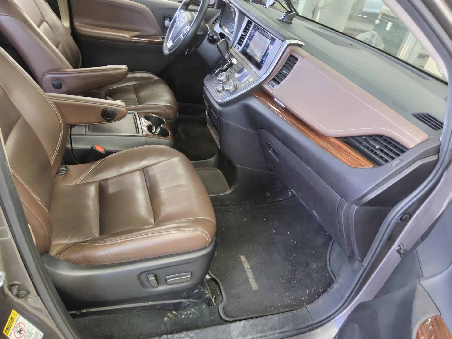 تويوتا سيينا 2016 - صورة 13