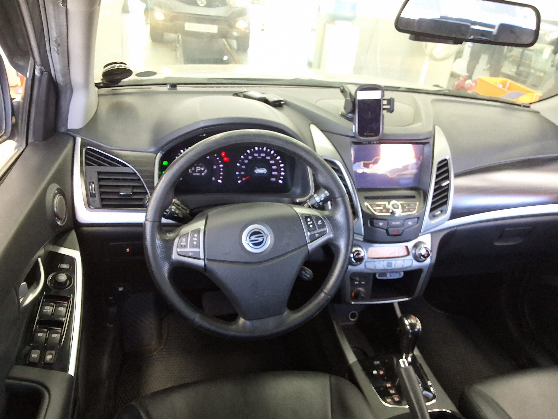 KG Mobility Korando - 10
