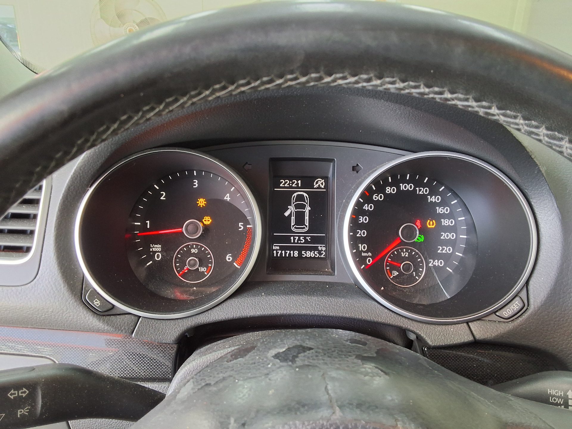 Volkswagen Golf 2011 - Image 8