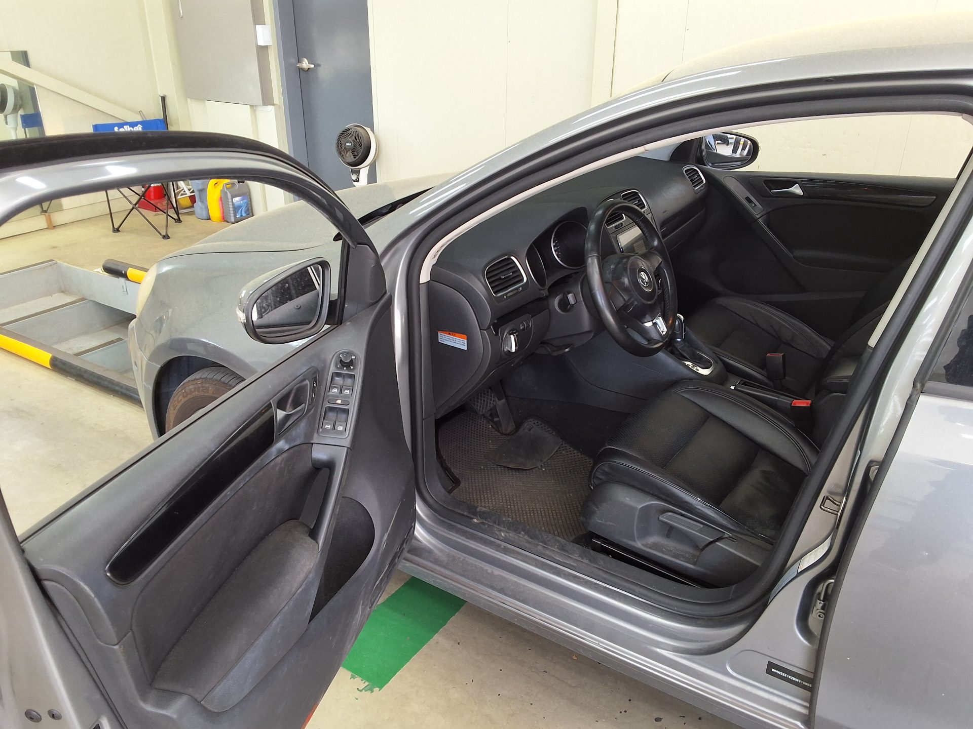 Volkswagen Golf 2011 - Image 9