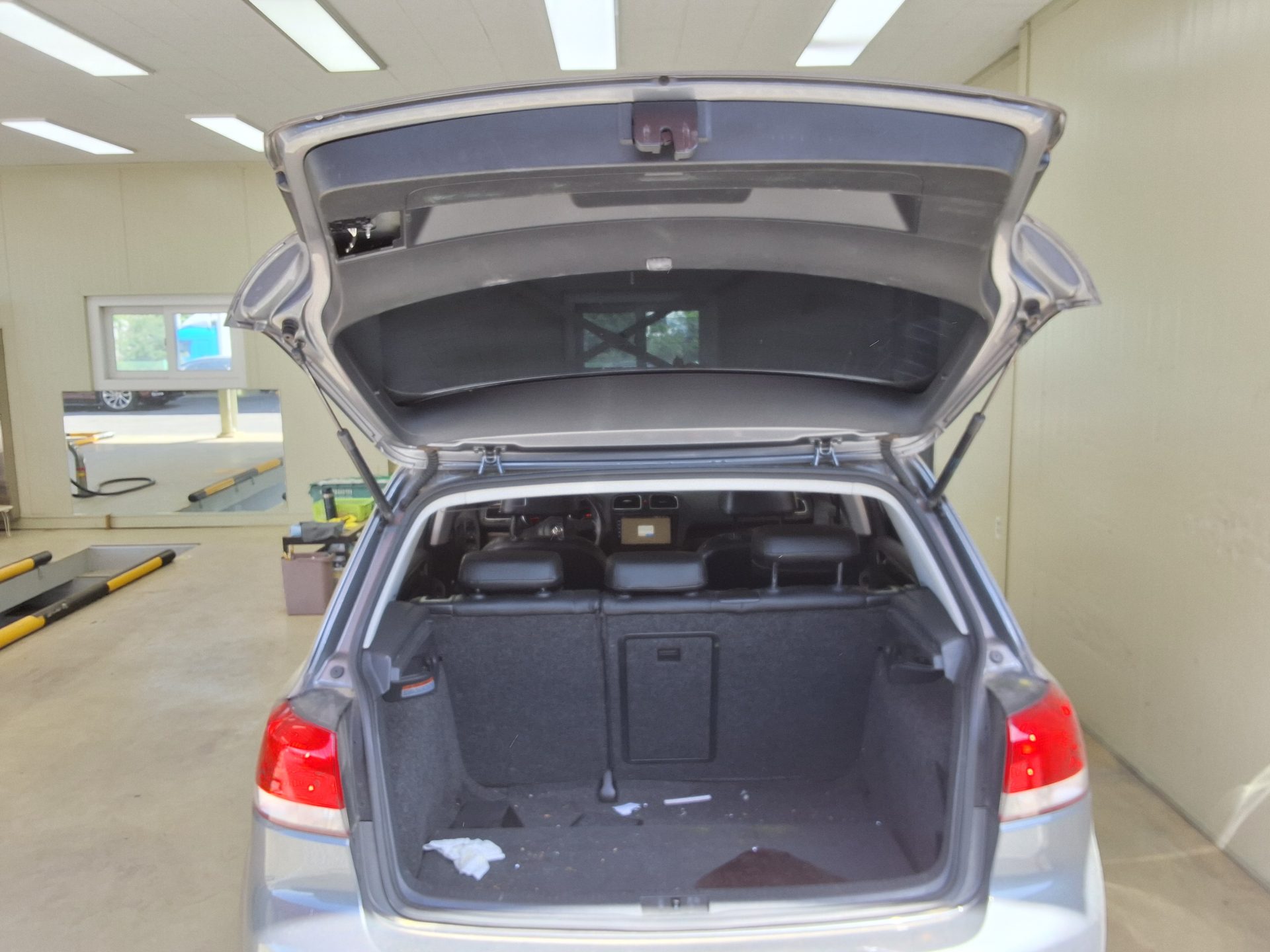 Volkswagen Golf 2011 - Image 14