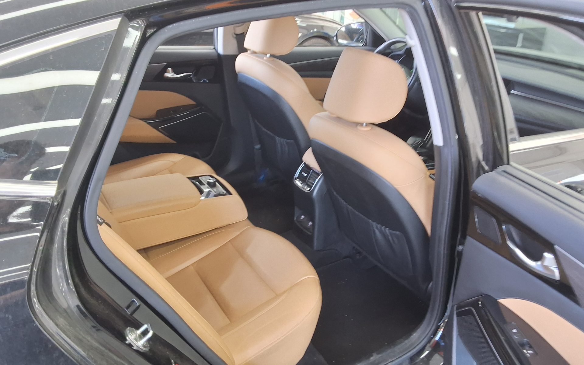 كيا K7 2020 - صورة 12