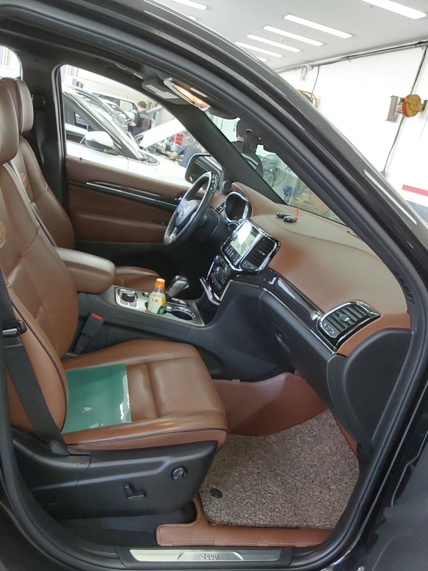 Jeep Grand Cherokee 2020 - Image 13