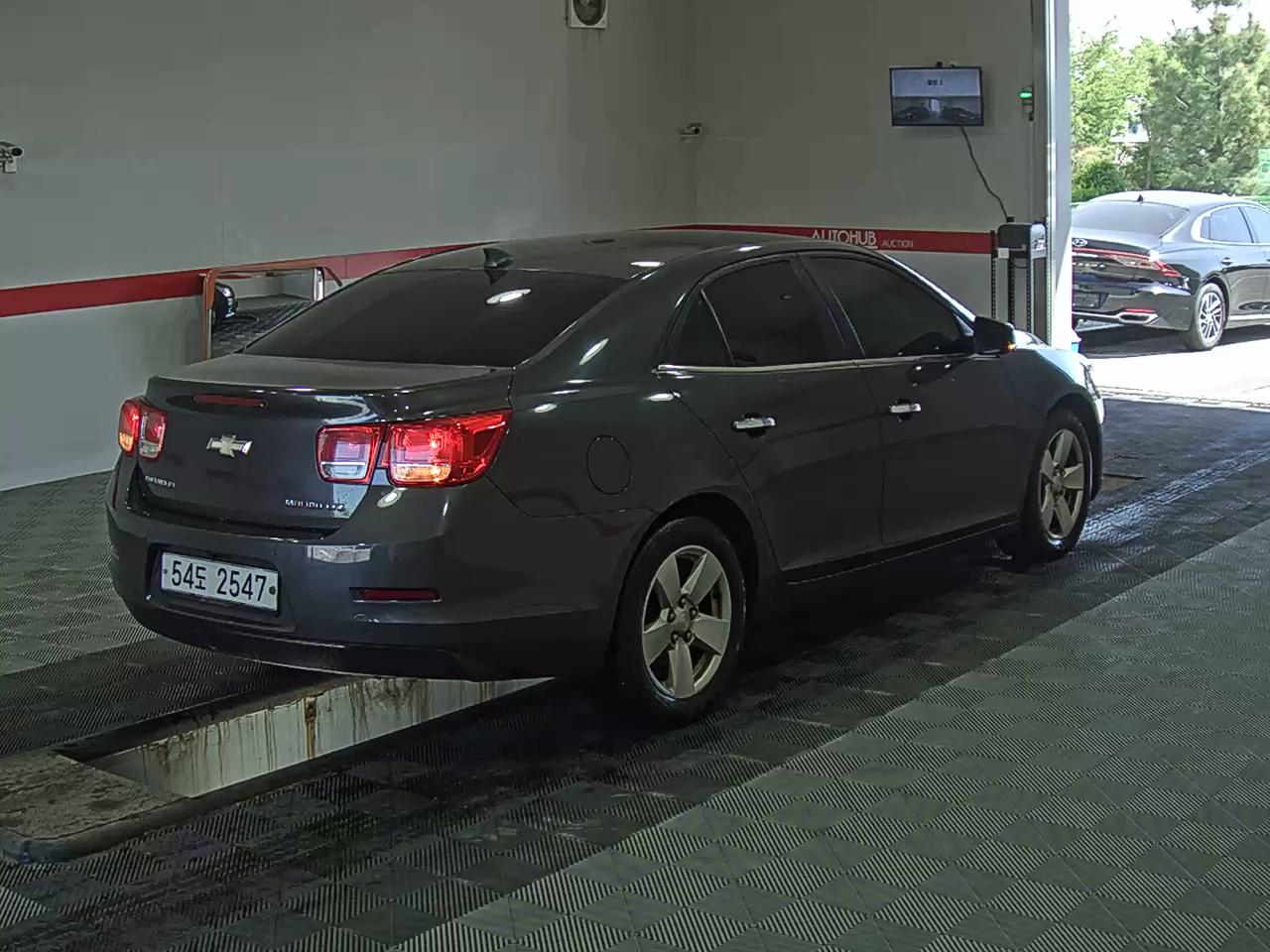 Chevrolet Malibu - 4