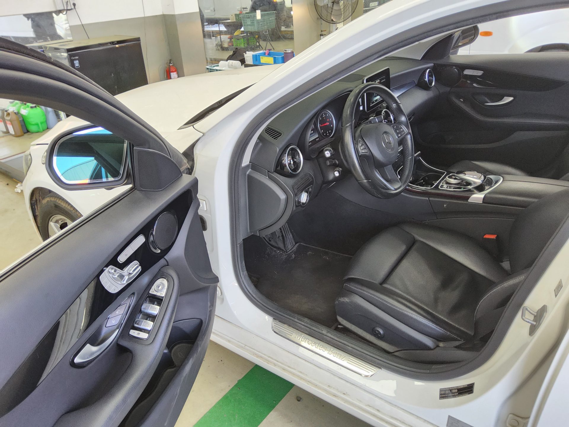 메르세데스-벤츠 C-클래스 2016 - 이미지 9