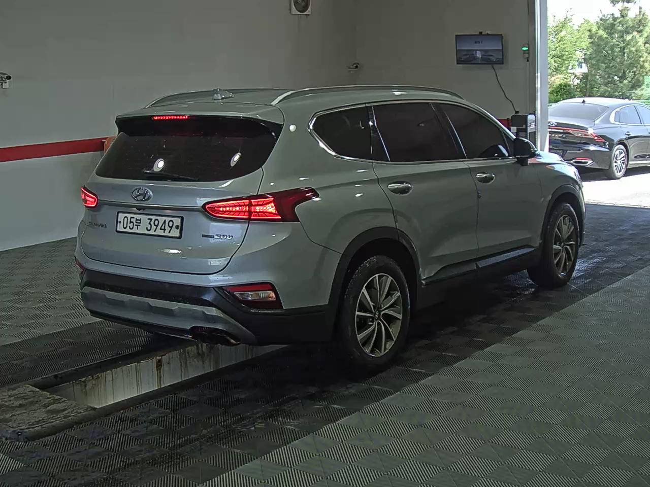 Hyundai Santa Fe 2019 - Image 4