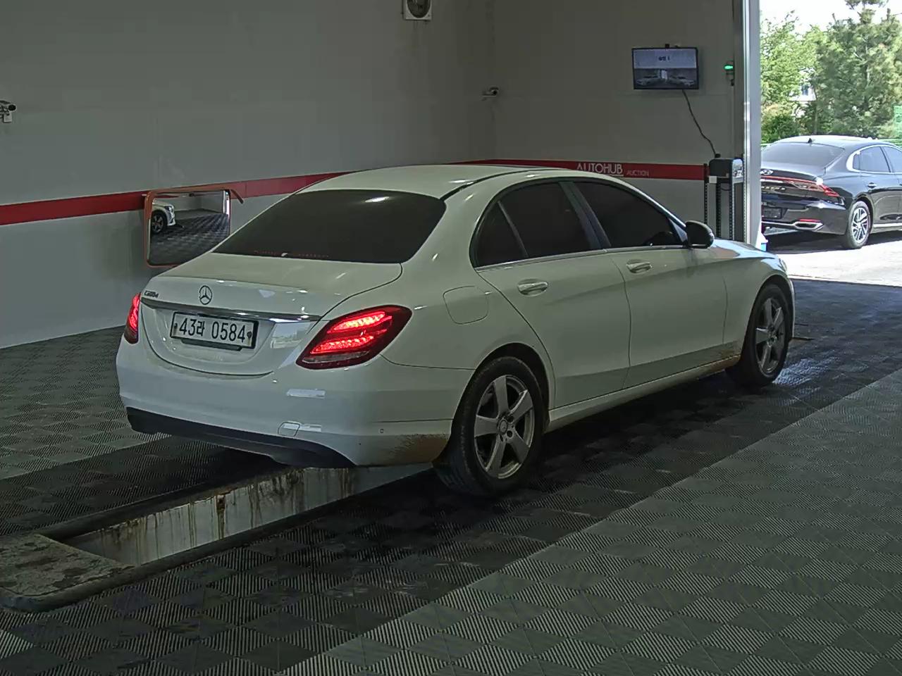 메르세데스-벤츠 C-클래스 2016 - 이미지 4