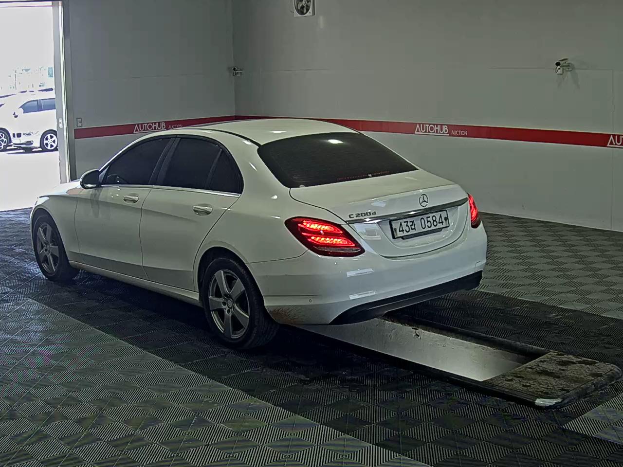 메르세데스-벤츠 C-클래스 2016 - 이미지 5