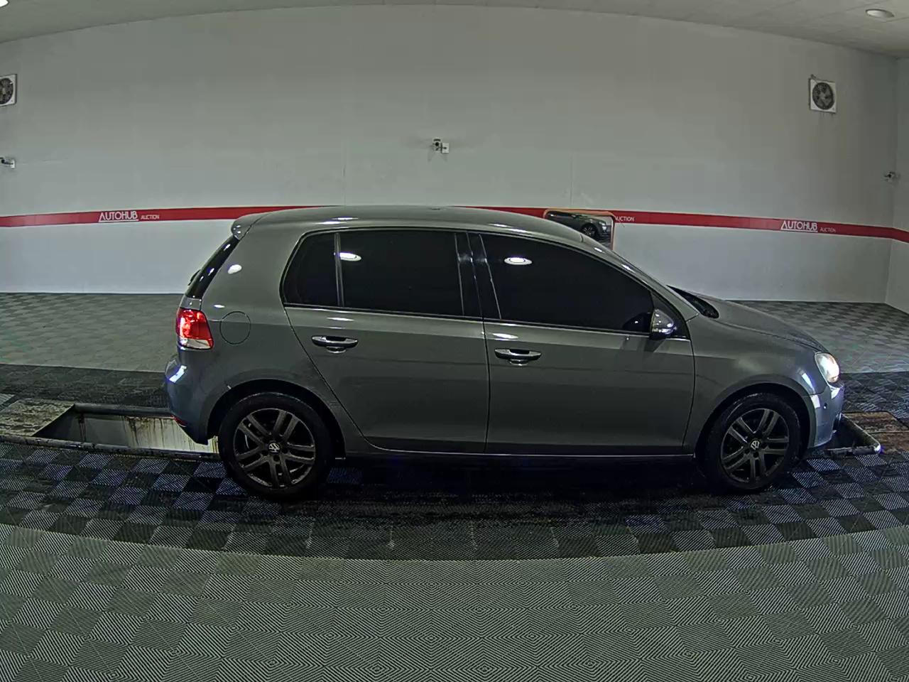 Volkswagen Golf 2011 - Image 3