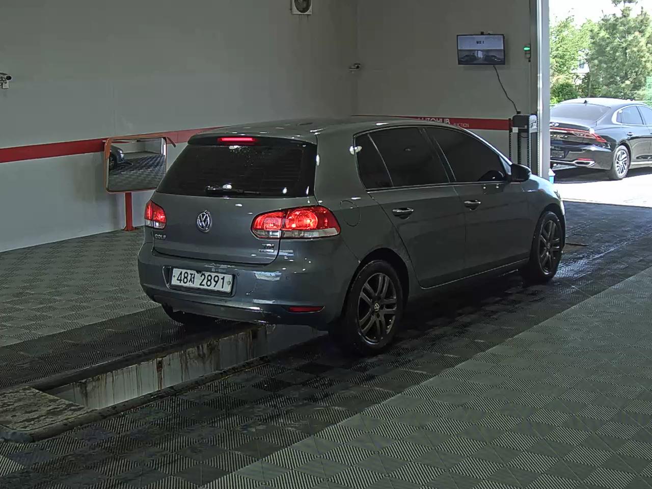 Volkswagen Golf 2011 - Image 4