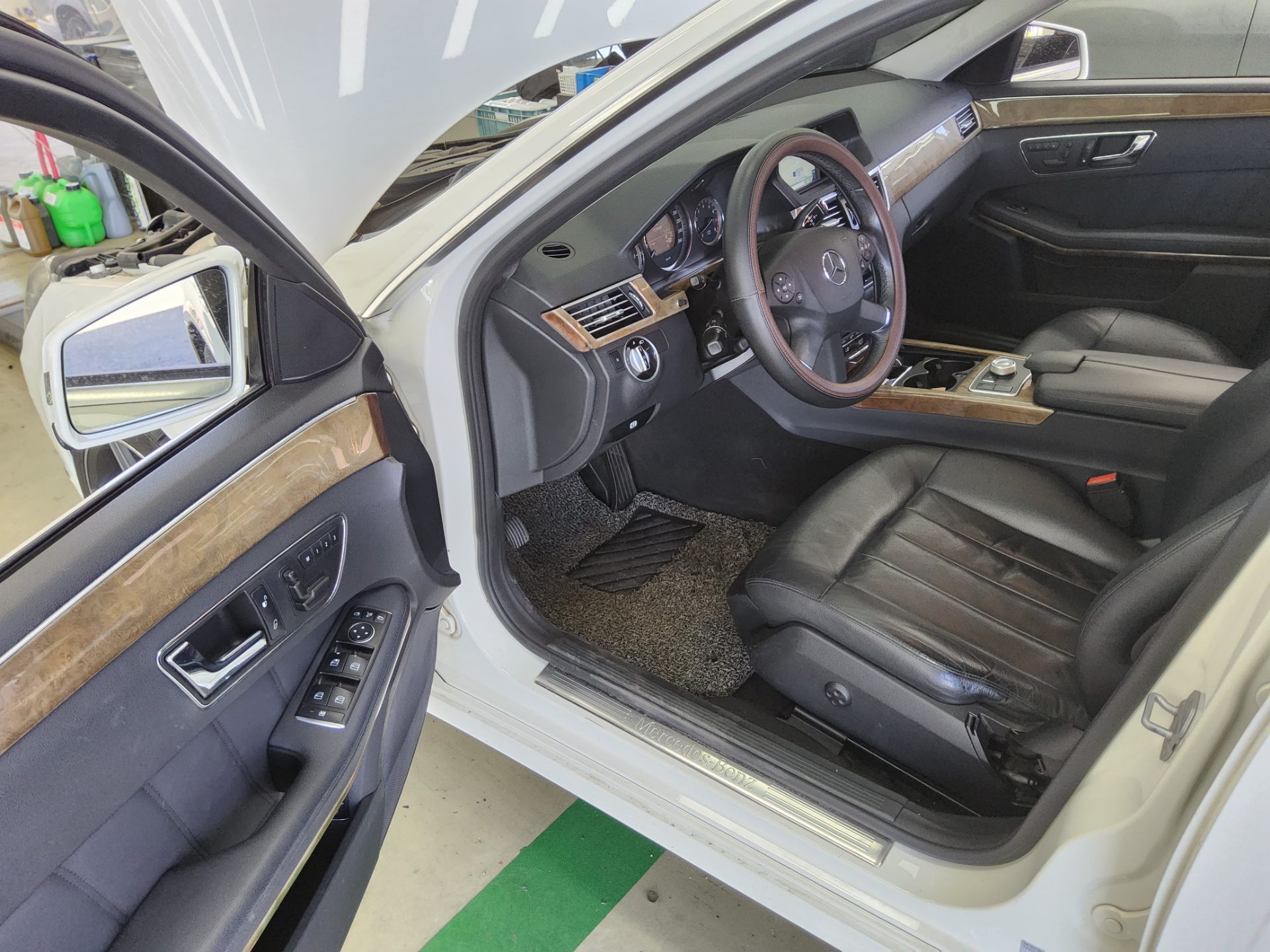 메르세데스-벤츠 E-클래스 2011 - 이미지 9