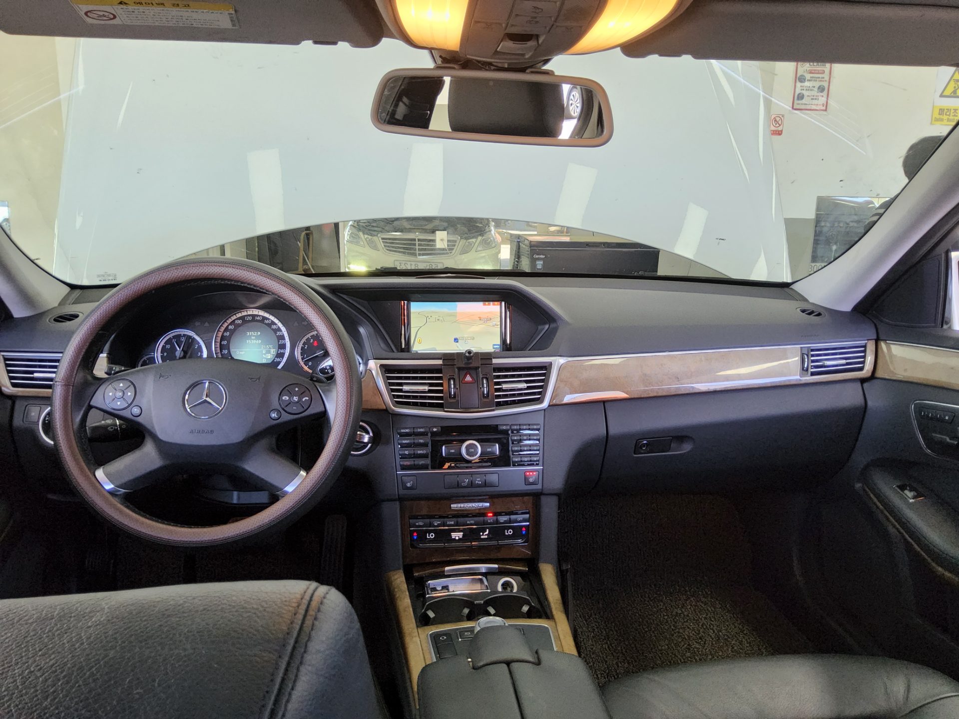 메르세데스-벤츠 E-클래스 2011 - 이미지 10