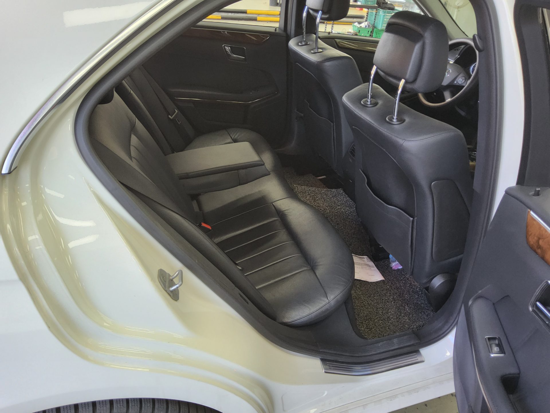 메르세데스-벤츠 E-클래스 2011 - 이미지 12