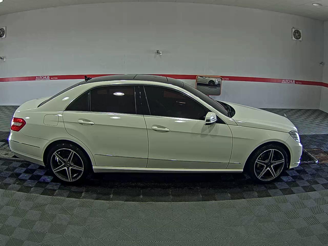 메르세데스-벤츠 E-클래스 2011 - 이미지 3