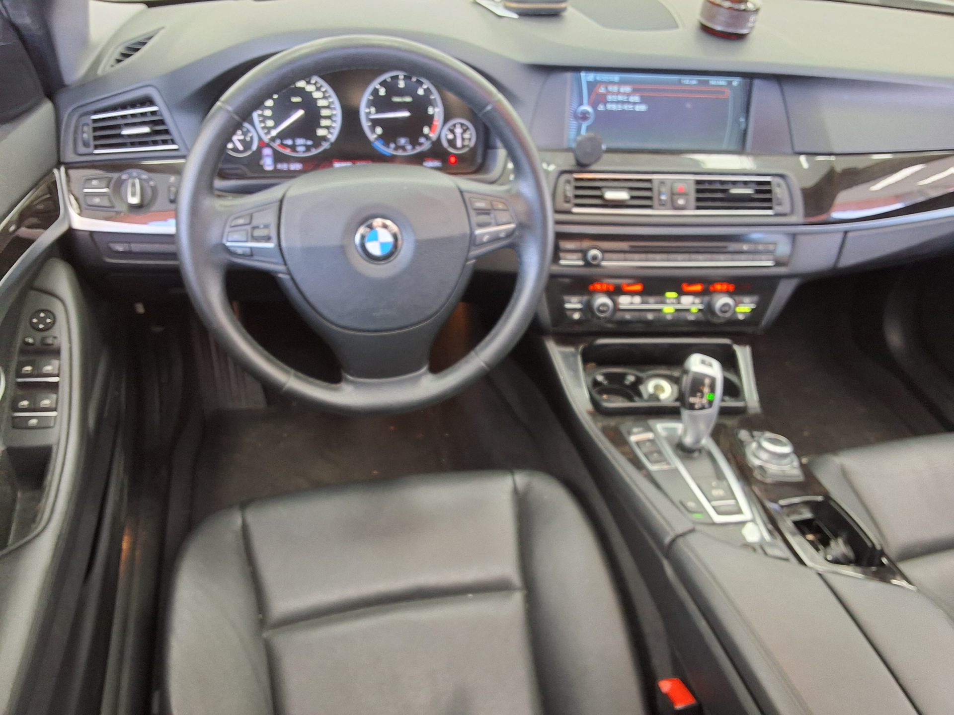 BMW 5 시리즈 2012 - 이미지 10