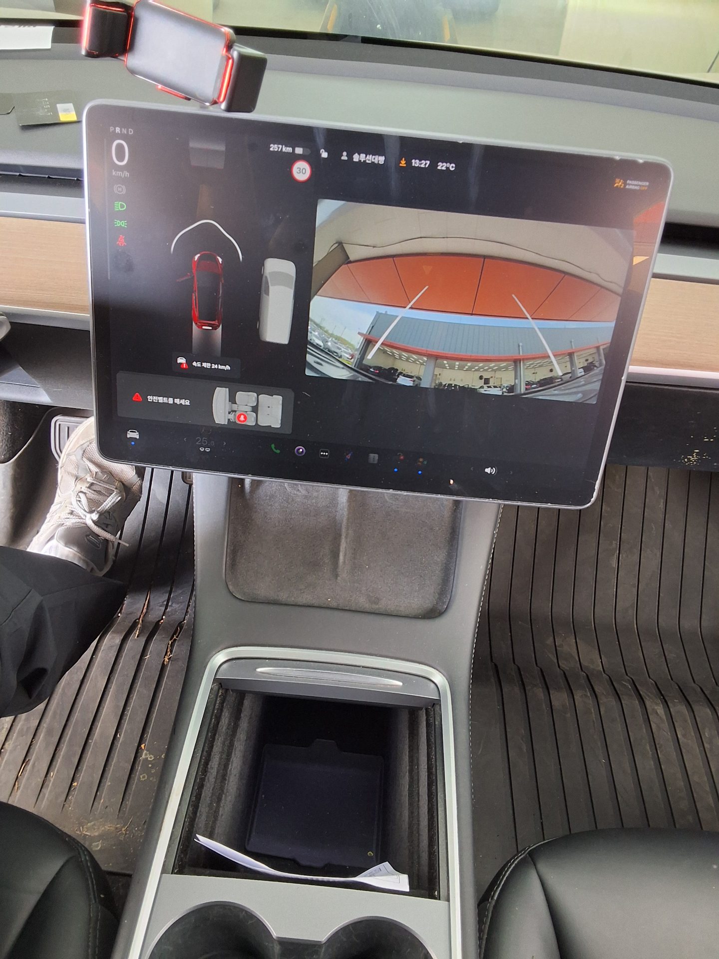 TESLA Model 3 2022 - 이미지 10