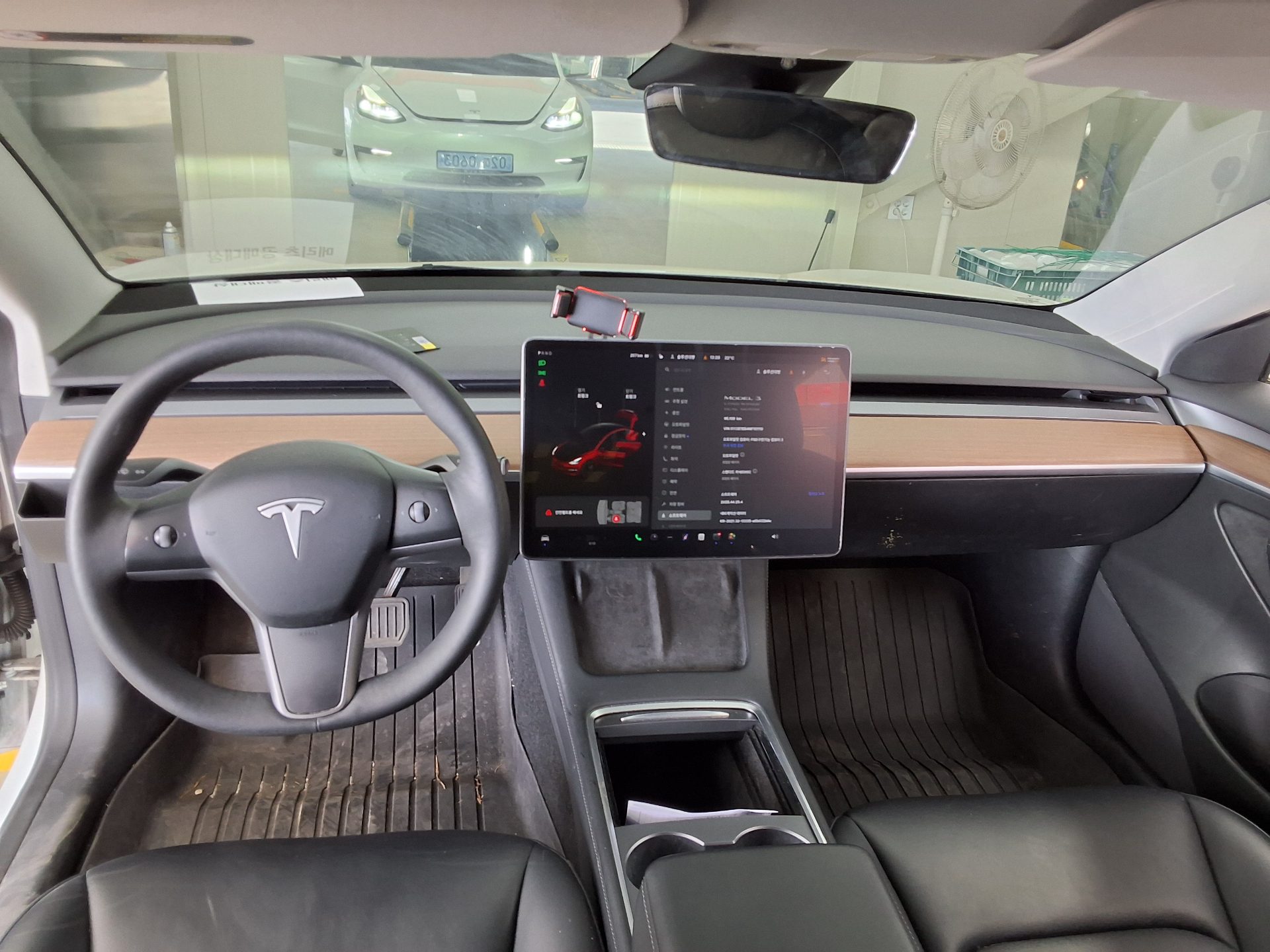 TESLA Model 3 2022 - 이미지 18