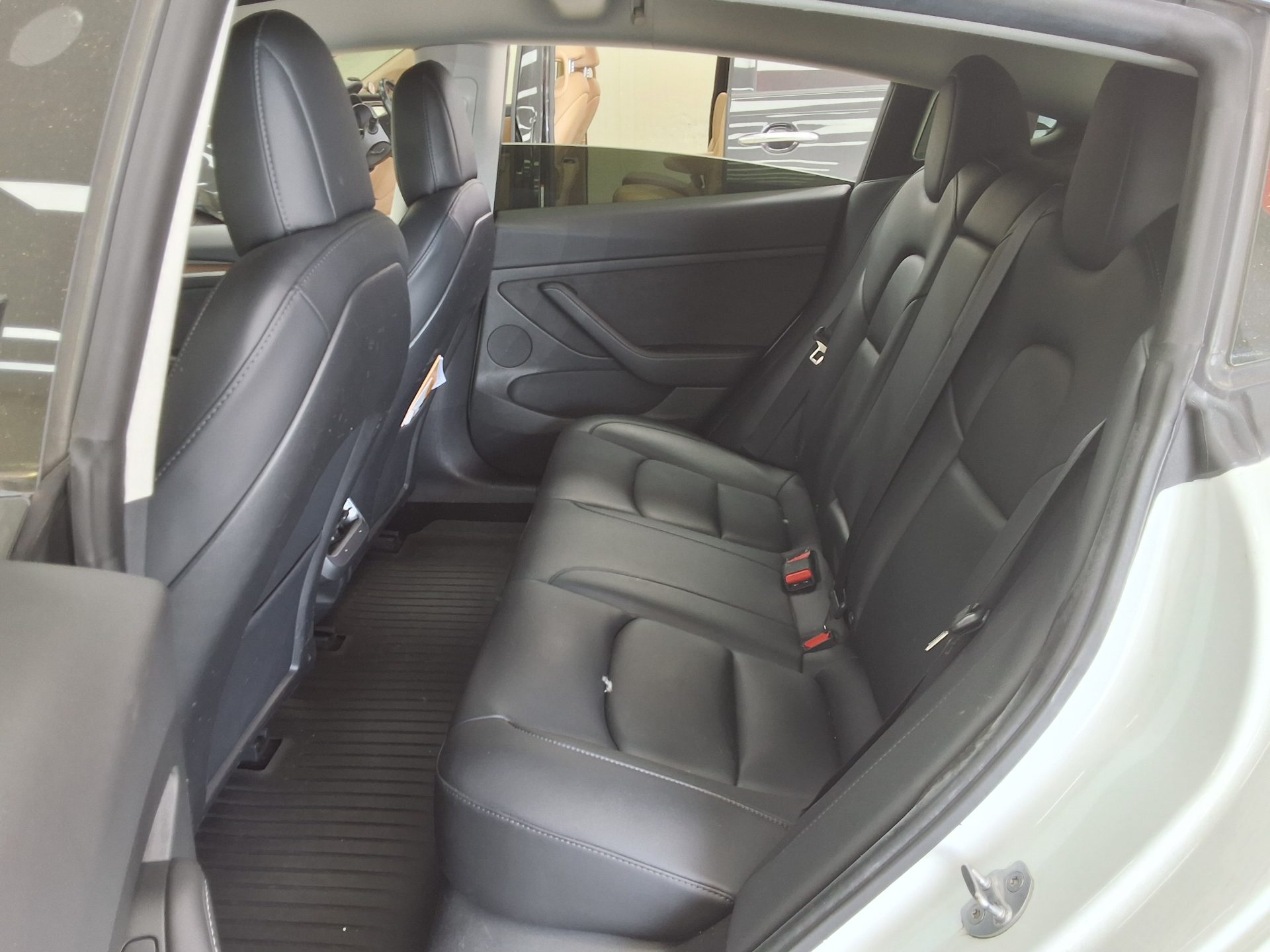 TESLA Model 3 2022 - 이미지 11