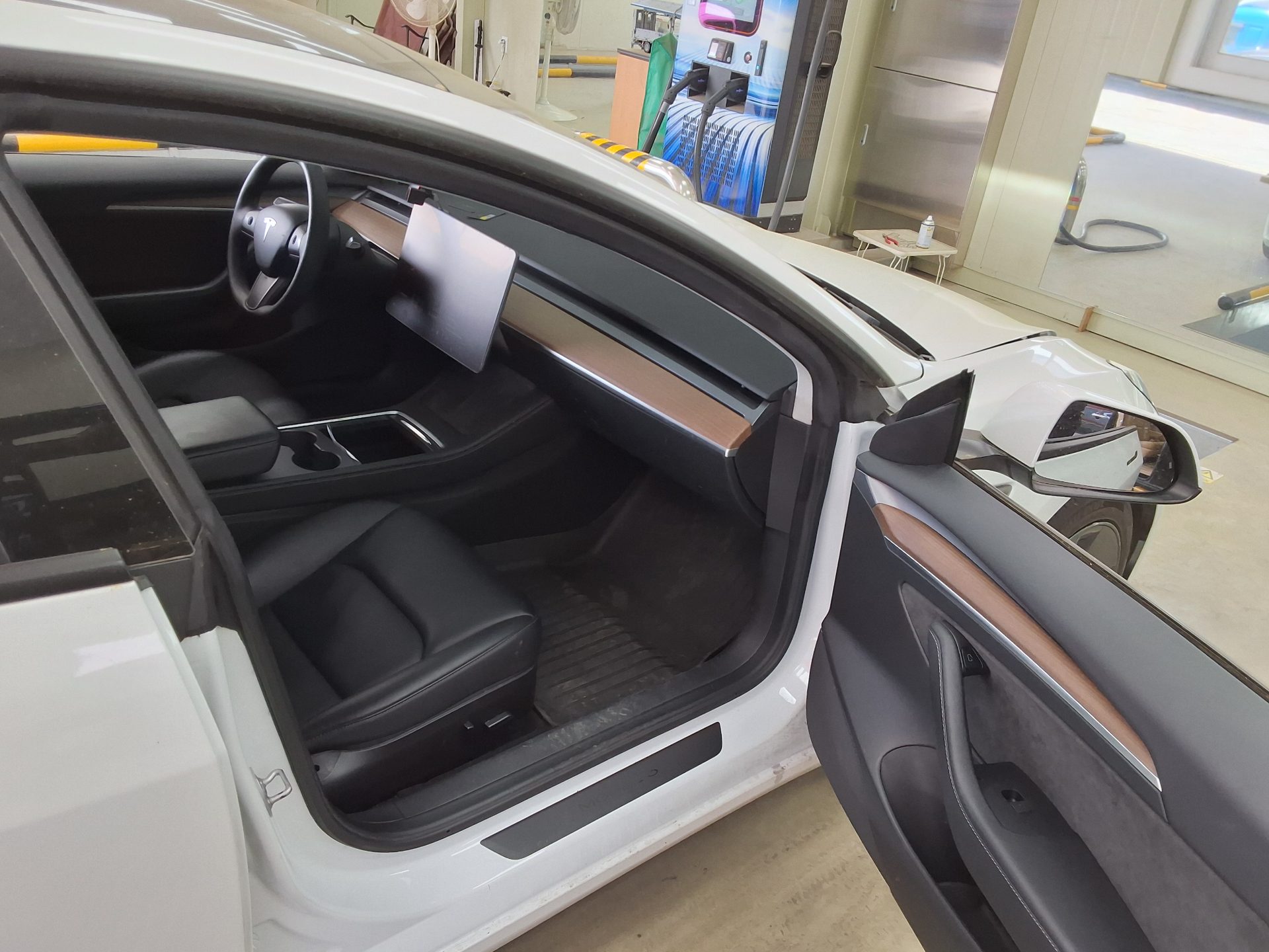 TESLA Model 3 2022 - 이미지 13