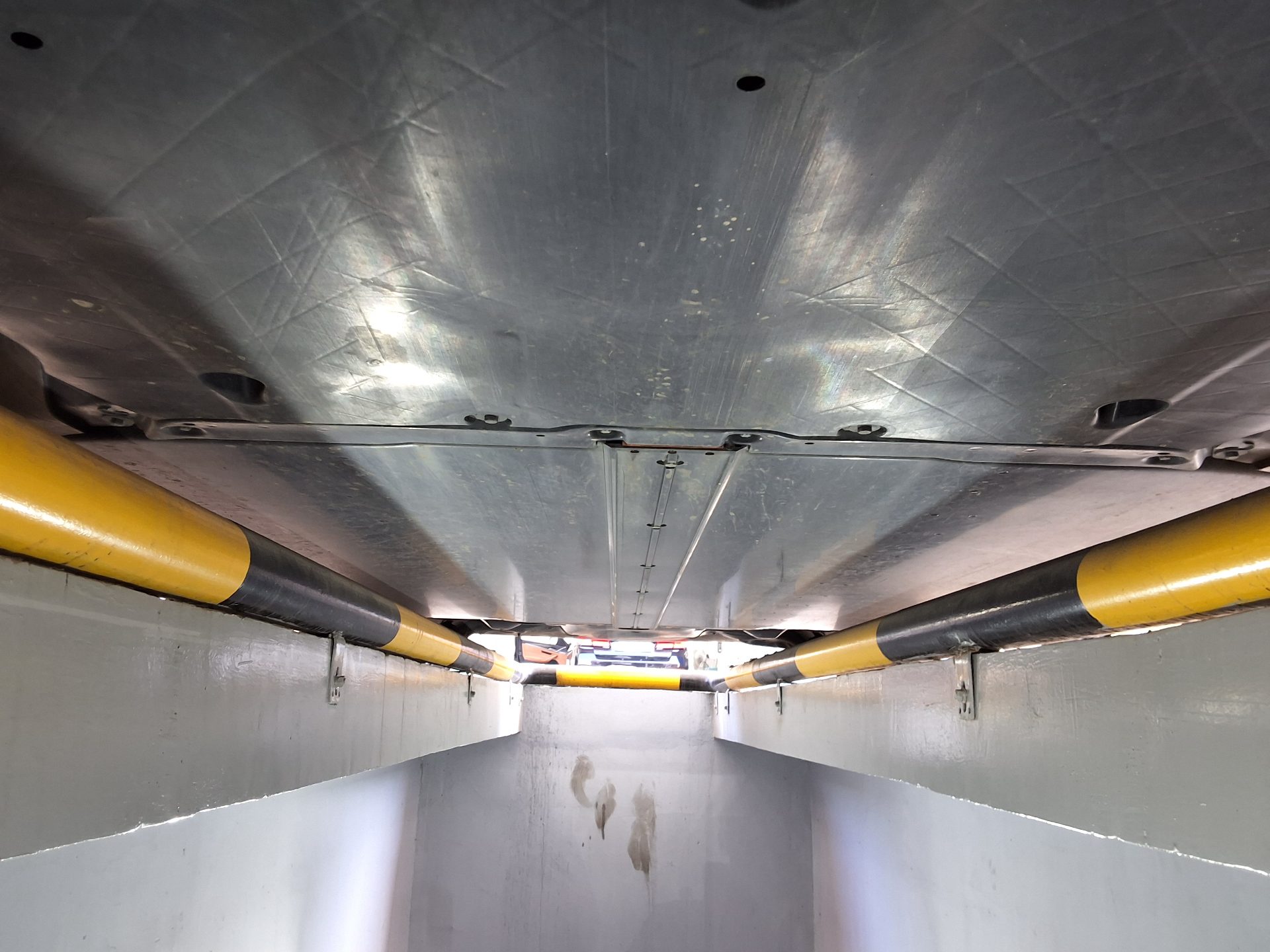 TESLA Model 3 2022 - 이미지 20