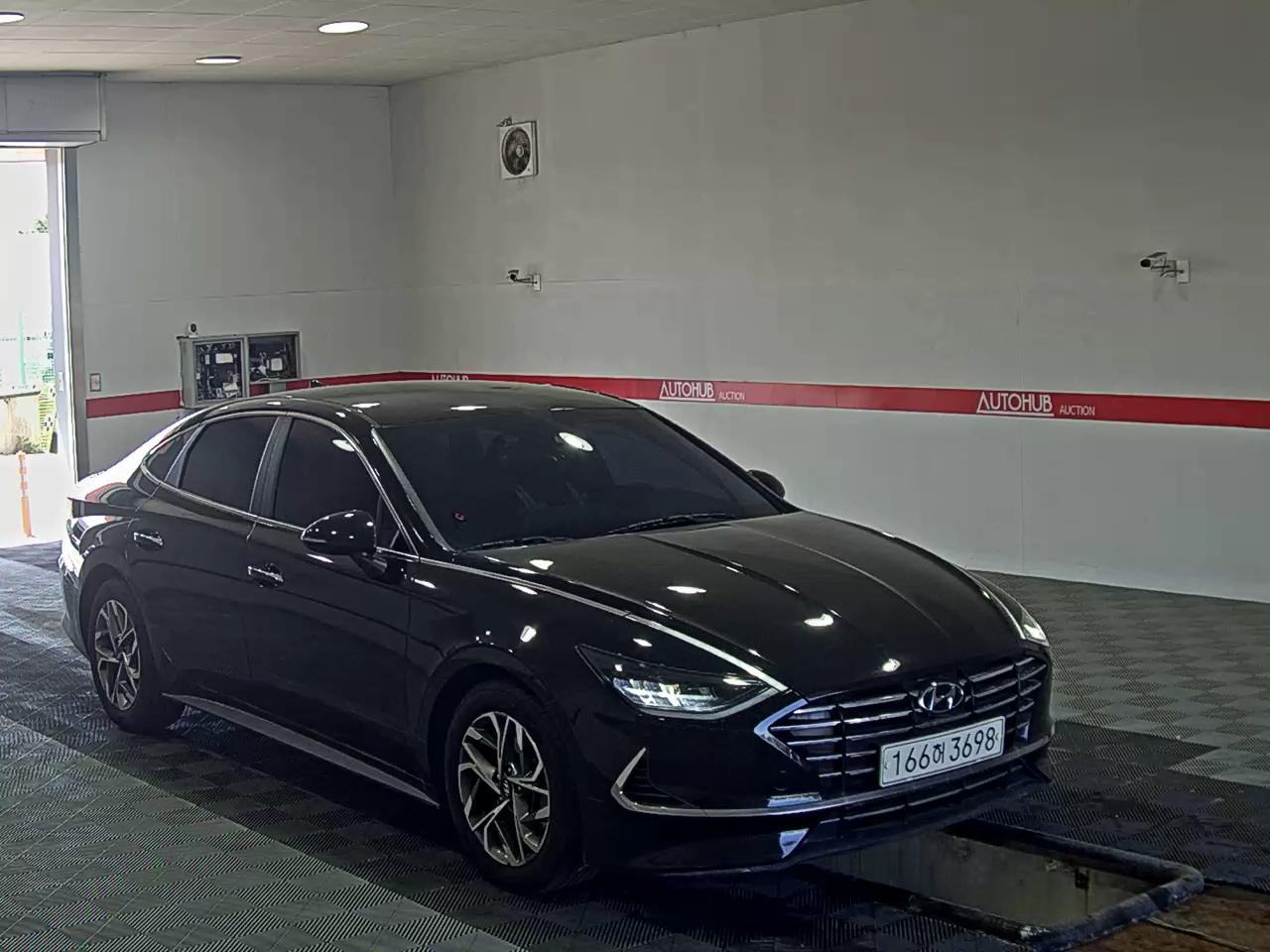 Hyundai Sonata 2021 - Image 2