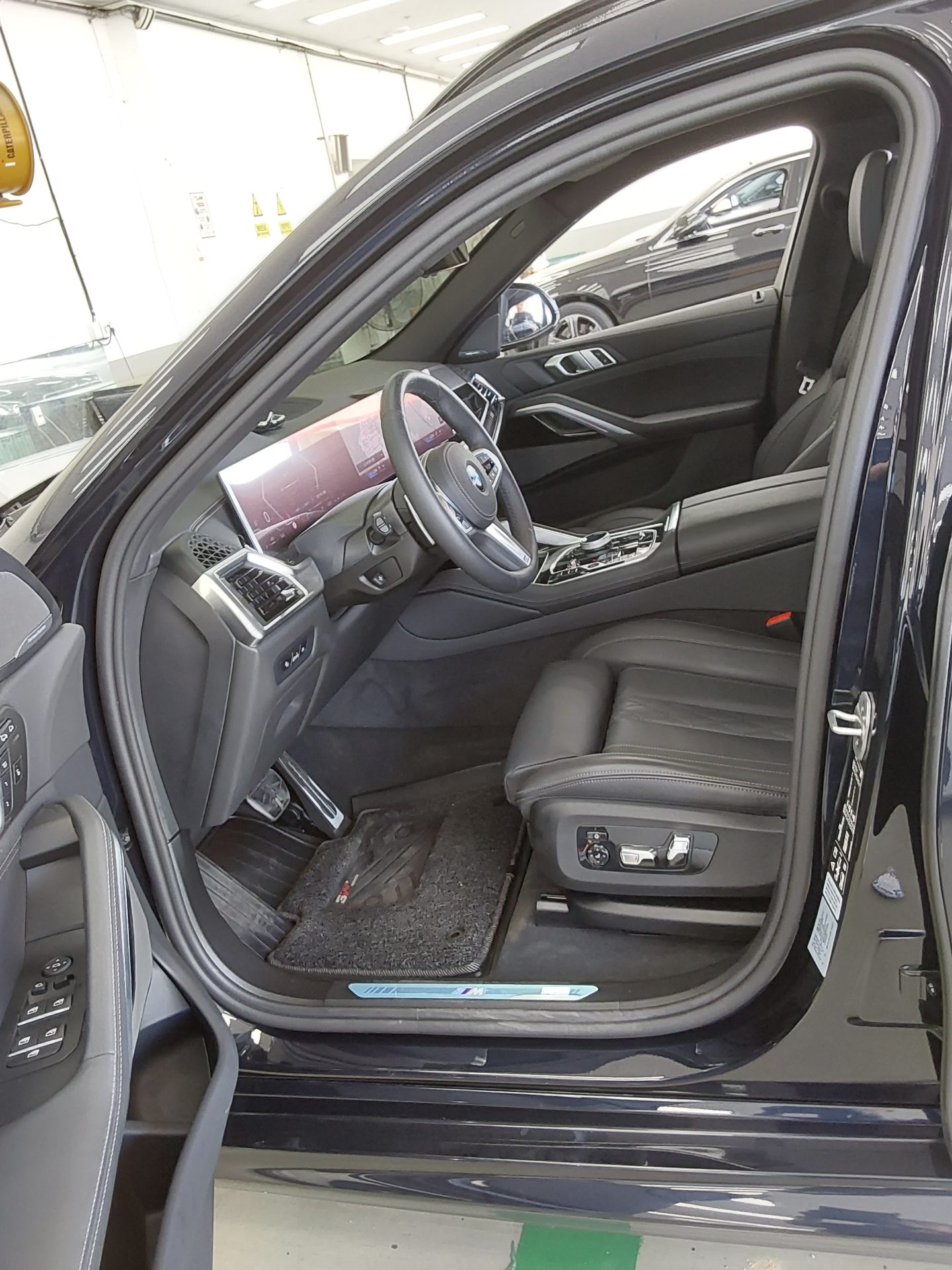 BMW X6 2025 - Image 9