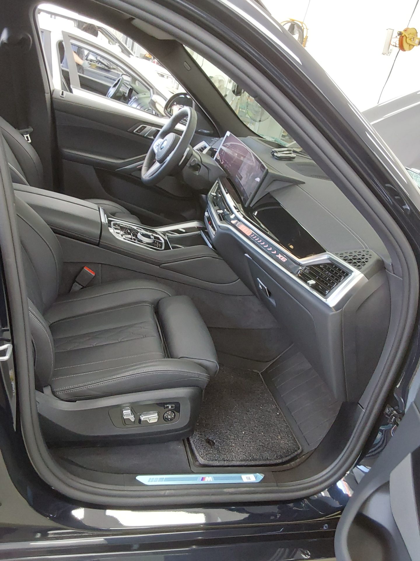 BMW X6 2025 - Image 13