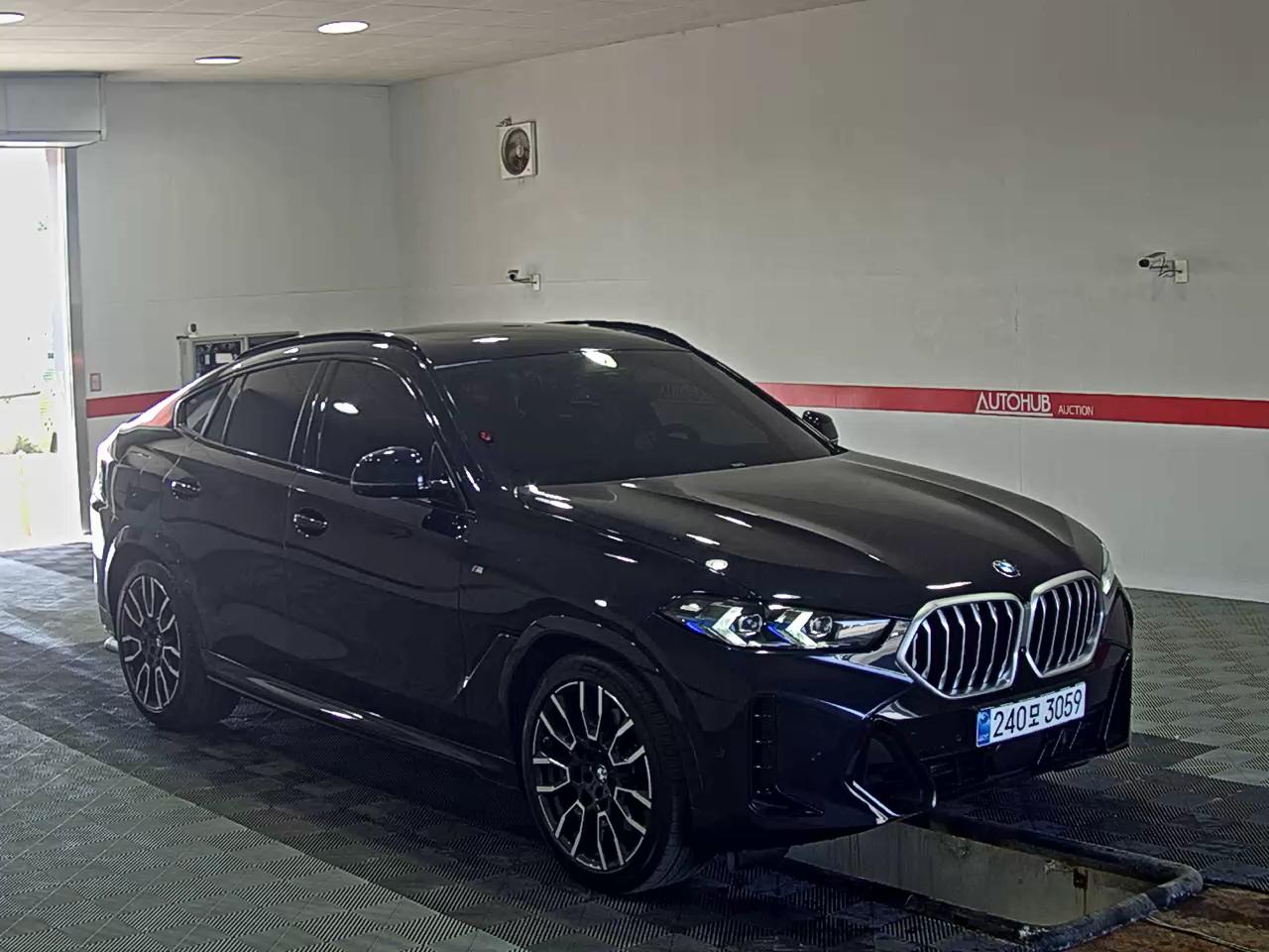 BMW X6 2025 - Image 2