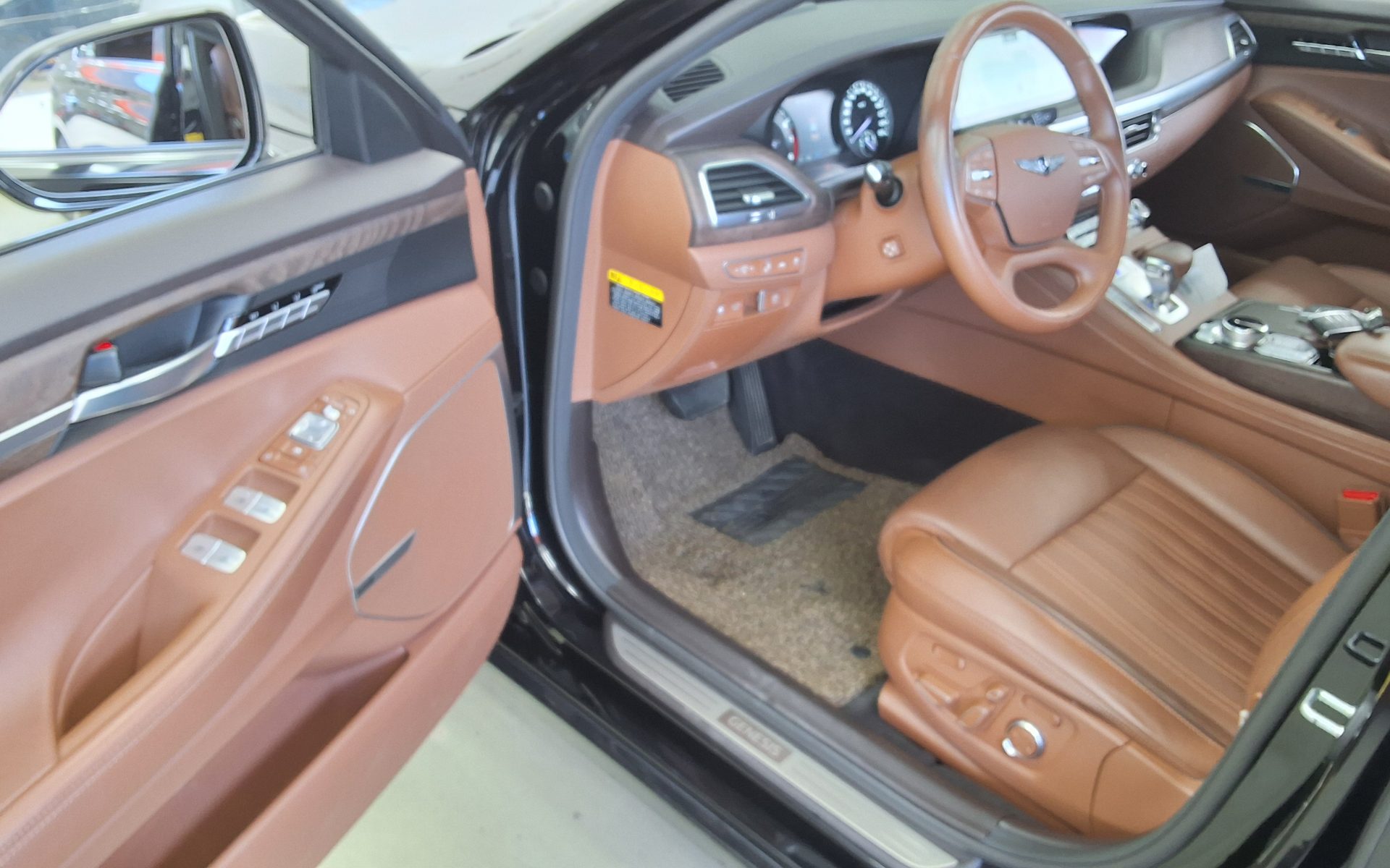 جينيسيس G90 2021 - صورة 9