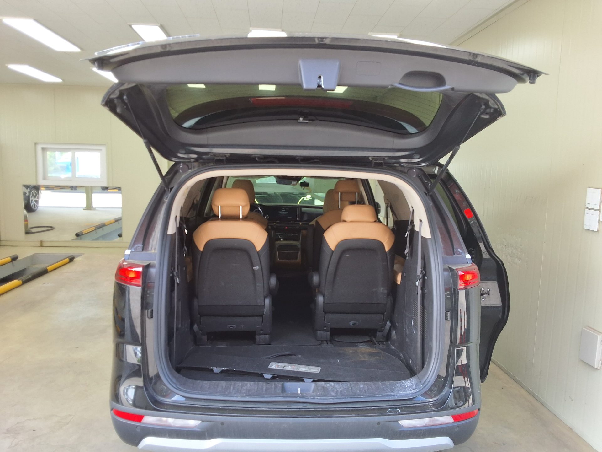 Kia Carnival 2021 - Image 14