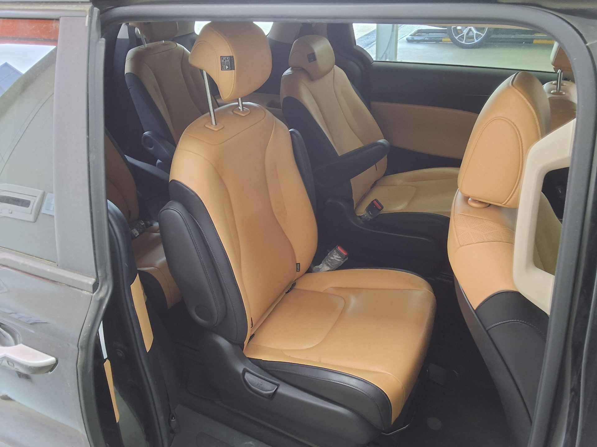 Kia Carnival 2021 - Image 12